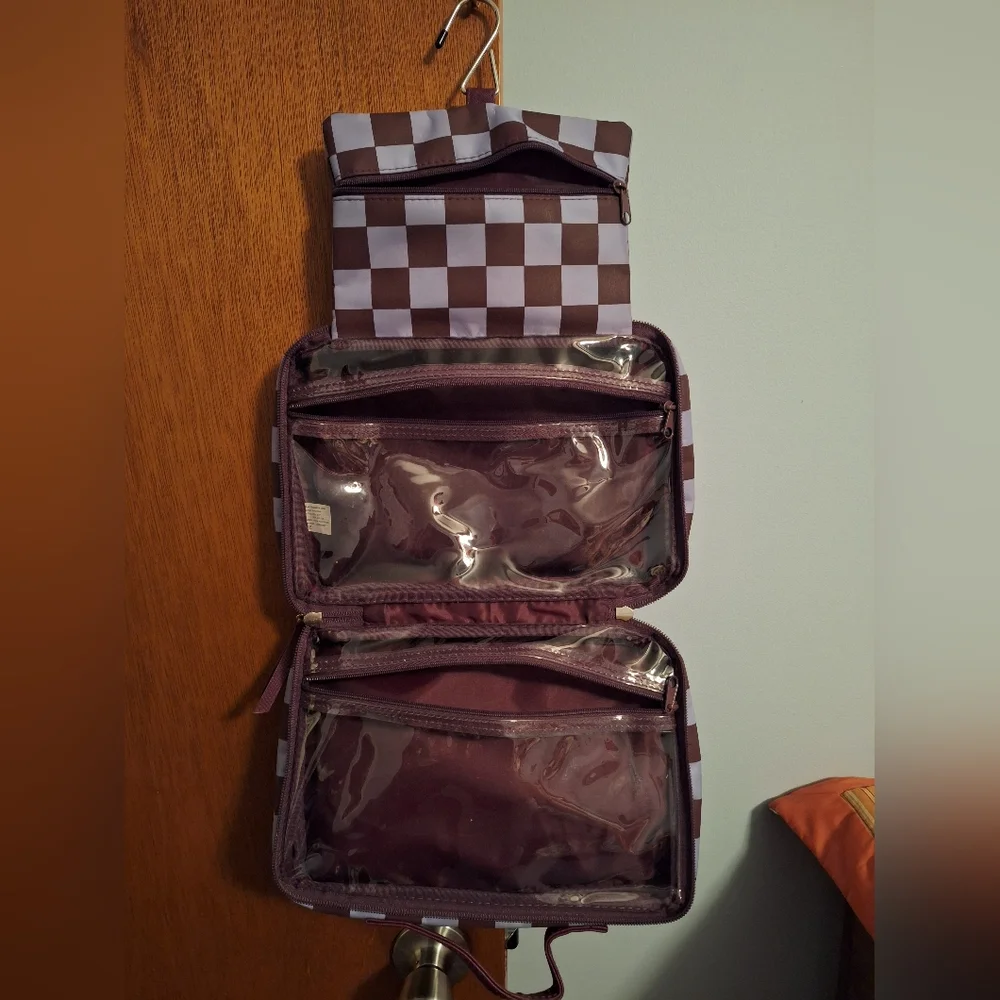 Final Price* Tender Love + Carry Checkered Burgandy Lavendaer Travel Hanging Bag